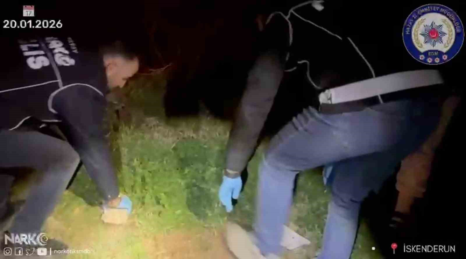 tasin altinda zulalanan satisa hazir uyusturucu polisin dikkatiyle bulundu 1 yqgptPGf