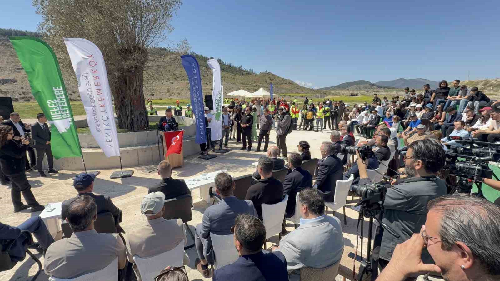 Taşınan her zeytin ağacına karşılık fidan: Milas’ta 4 bin zeytin toprakla buluştu 7 tasinan her zeytin agacina karsilik fidan milasta 4 bin zeytin toprakla bulustu 3 KS5jaSVn
