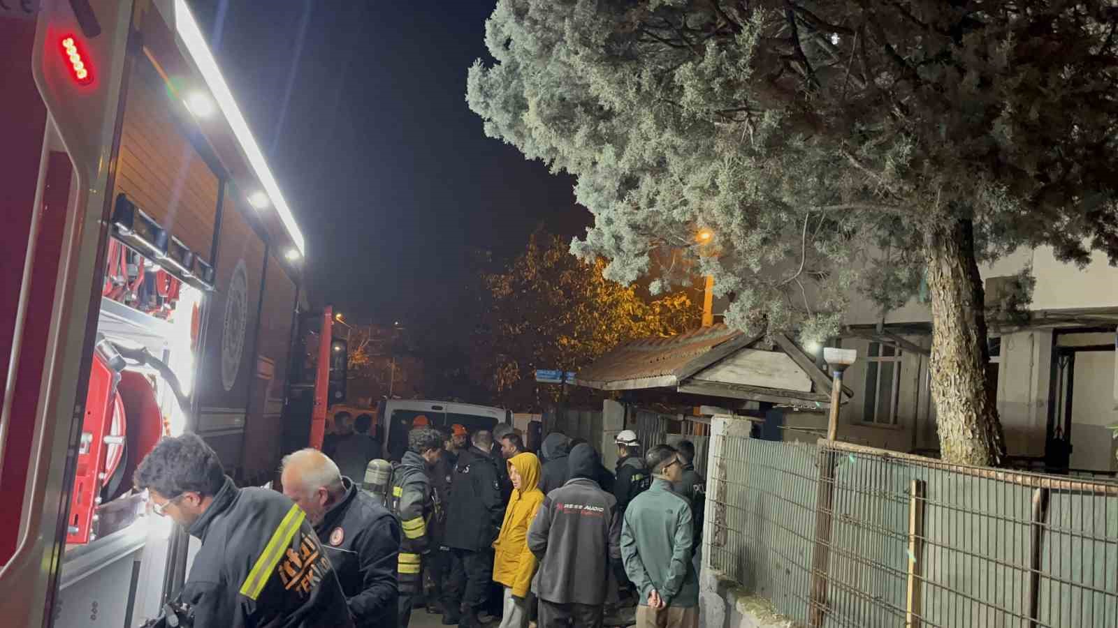 Taşındığı evdeki ilk günde çıkan yangında ağır yaralandı 6 tasindigi evdeki ilk gunde cikan yanginda agir yaralandi 2 VTzsDgvV