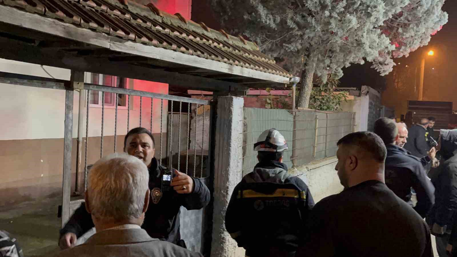 Taşındığı evdeki ilk günde çıkan yangında ağır yaralandı 7 tasindigi evdeki ilk gunde cikan yanginda agir yaralandi 3