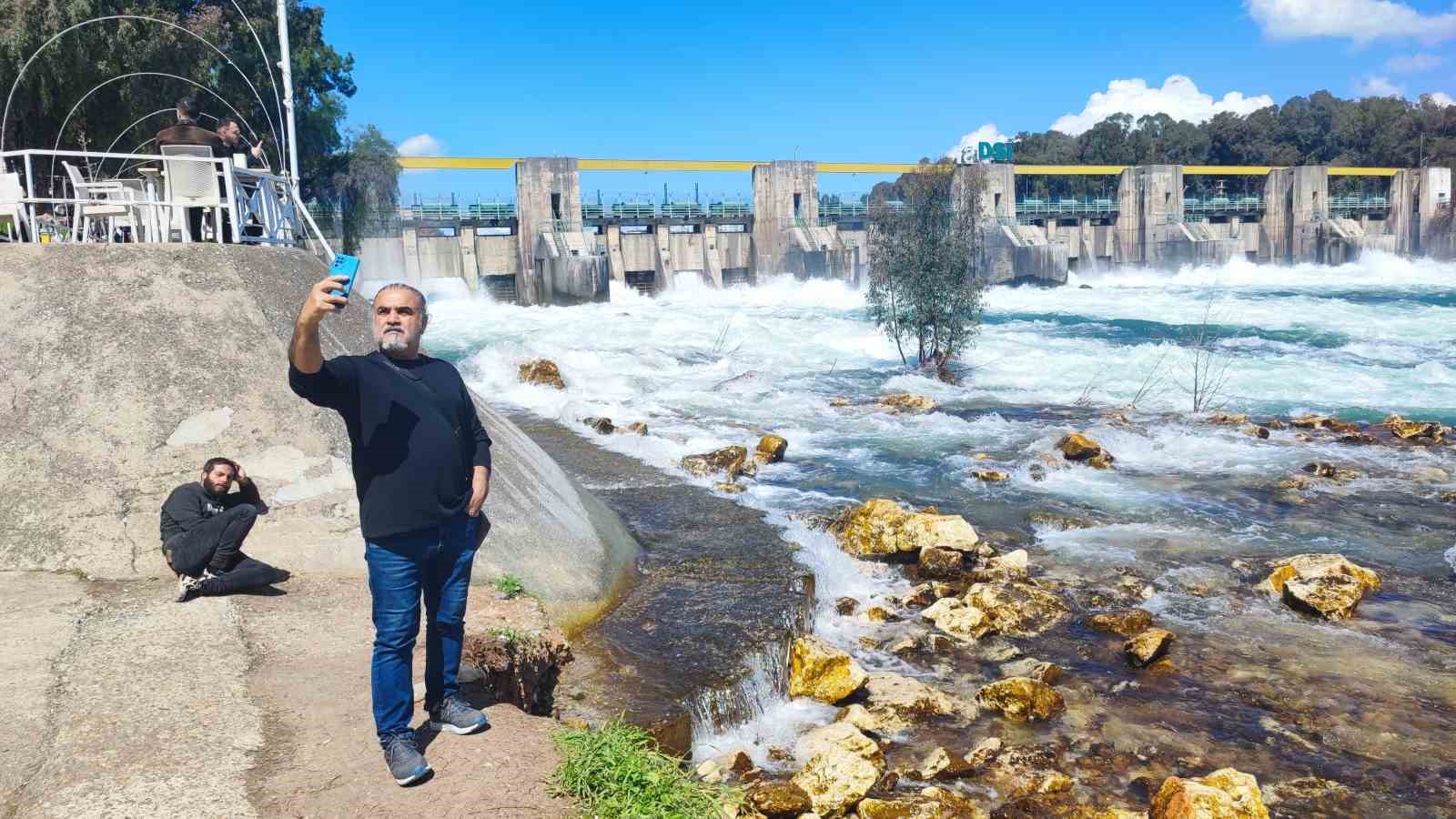 taskin onlemi manzaraya donustu herkes fotograf cekti 0 AzCHUKRX