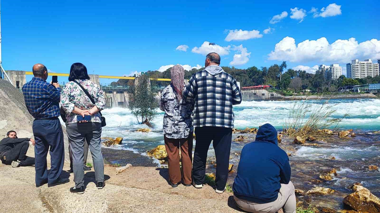 taskin onlemi manzaraya donustu herkes fotograf cekti 1 8B8BCbUI