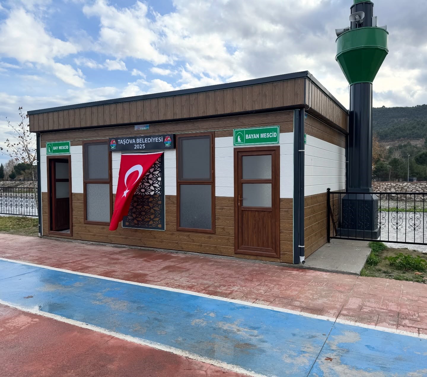 tasovada millet bahcesinde mescit duvari tahrip edildi 1
