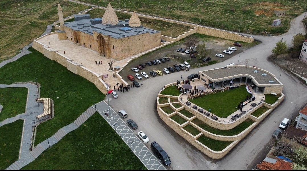 "Taştaki gizem, ruhtaki huzur’ 8 asırlık camide anlamlı etkinliğe ev sahipliği yaptı 4 tastaki gizem ruhtaki huzur 8 asirlik camide anlamli etkinlige ev sahipligi yapti 0 aHAmDVcC