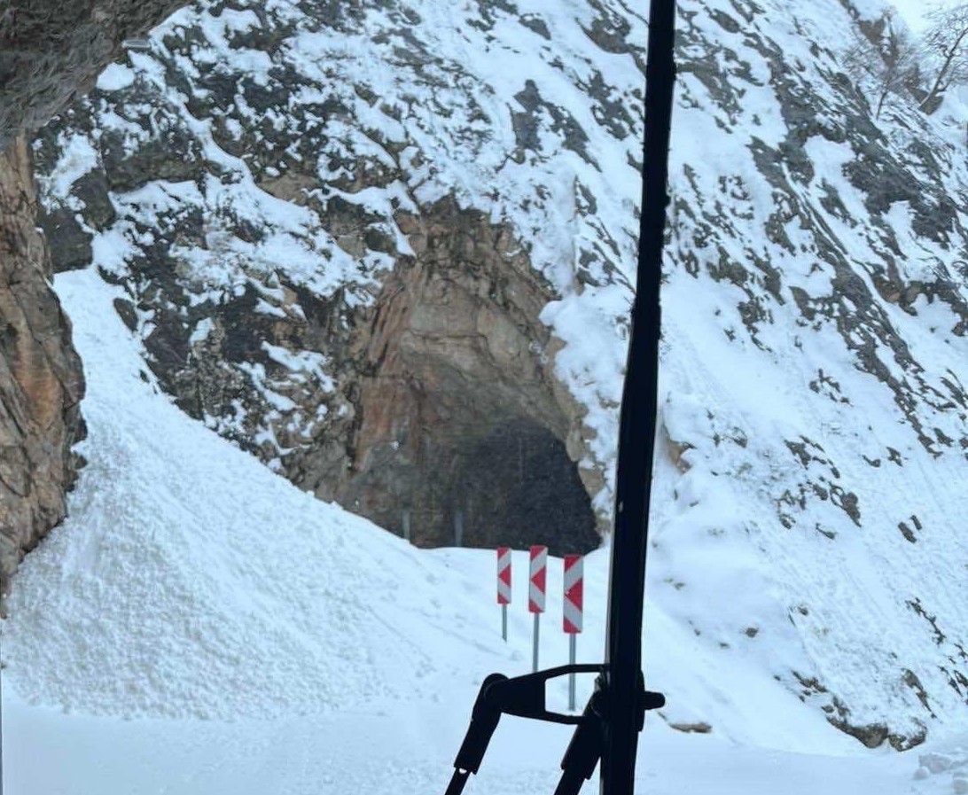 tasyolunda cig dustu guzerg h ulasima kapatildi 1 53CD9m1u