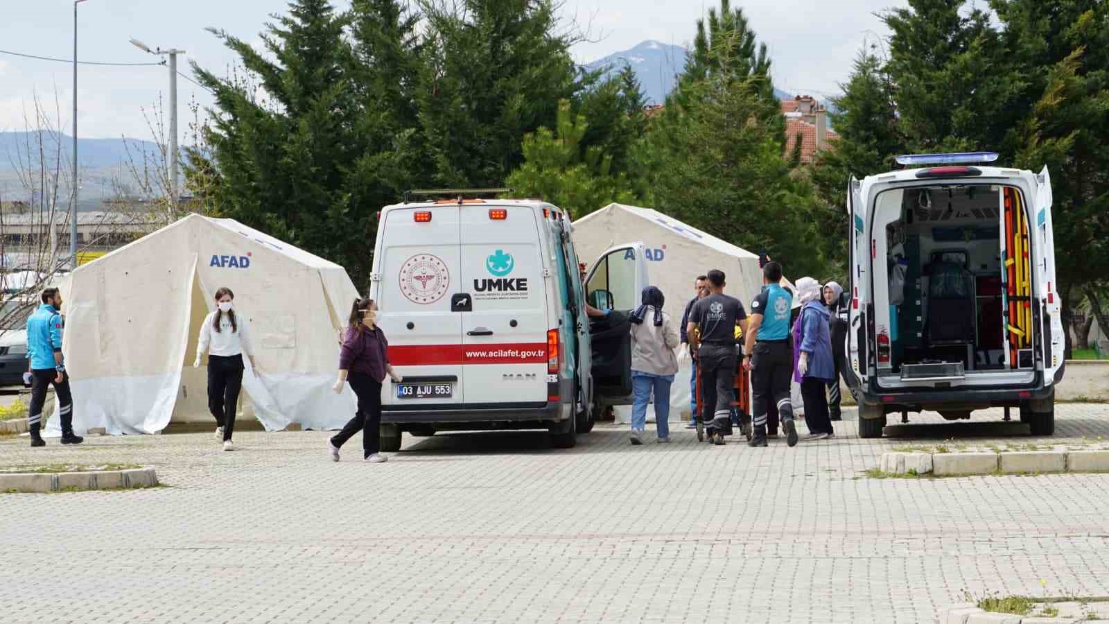 tatbikat icin canli canli tabuta girdi 0 Tv3KPtpC