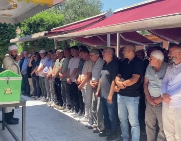 tatil-yolunda-can-veren-anne-ve-kizi-topraga-verildi-JTsDUakV.jpg