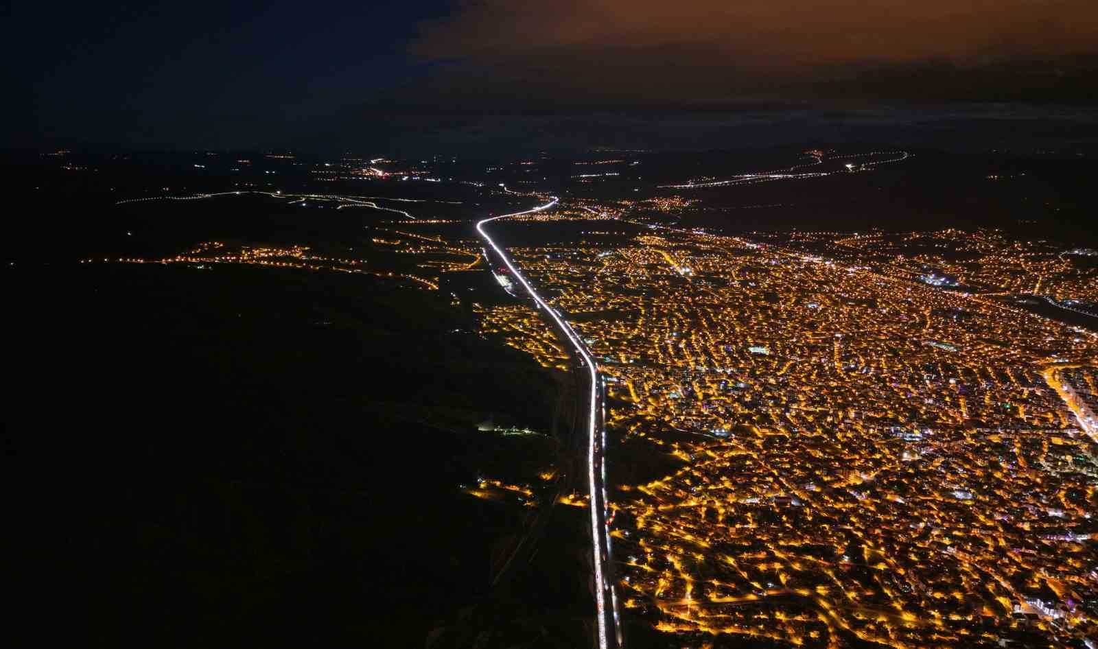 Tatilciler dönüş yoluna geçti, kilometrelerce kuyruk oluştu: 43 ilin bağlantı noktası görüntülendi 5 tatilciler donus yoluna gecti kilometrelerce kuyruk olustu 43 ilin baglanti noktasi goruntulendi 1 dkfHgbZV