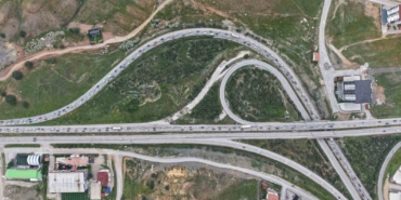tatilciler-erken-donuse-gecti-43-ilin-baglanti-noktasi-kilitlendi-son-durum-havadan-goruntulendi-EHwGffFc.jpg