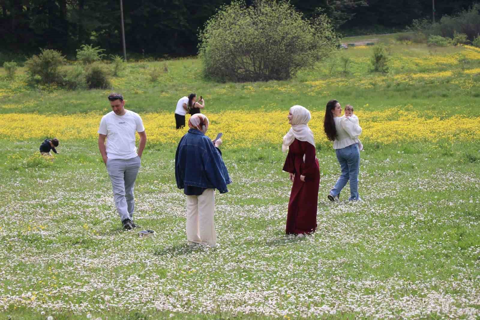 tatilciler guzel havanin tadini abantta cikardi 2 L2zLgYLZ