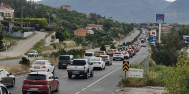 tatilciler-muglaya-akin-etti-arac-kuyrugu-22-kilometreye-ulasti-kUtrIczP.jpg
