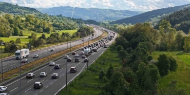 tatilcilerin-donus-yolculugu-basladi-boluda-kilometrelerce-arac-kuyrugu-3LKLvRDx.jpg