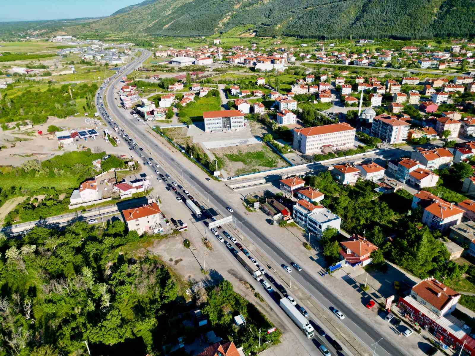 tatilcilerin donus yolundaki yogunlugu suruyor 0 1PZUfXXd