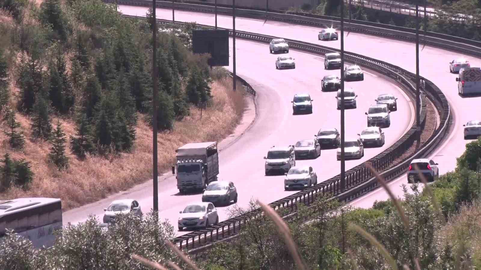 tatilcilerin donusu kocaeli gecisini hareketlendirdi 0 vadK9gy1