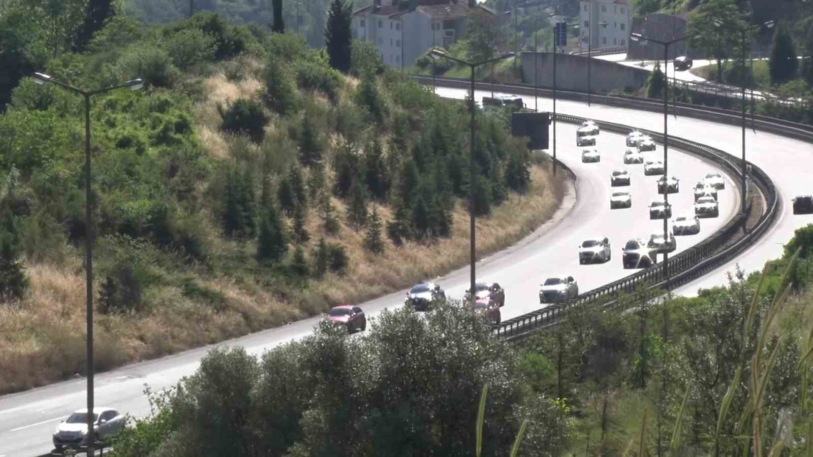 tatilcilerin donusu kocaeli gecisini hareketlendirdi 1
