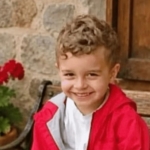 tatilde-havuza-duserek-hayatini-kaybeden-4-yasindaki-cocuk-son-yolculuguna-ugurlandi-PaN7pKzV.jpg
