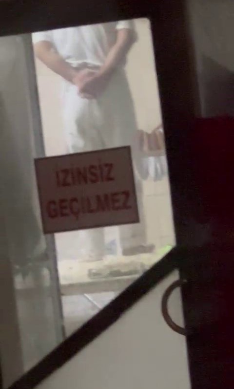 tatli hamurunu ayagiyla cignedi 13 hiyNndgU