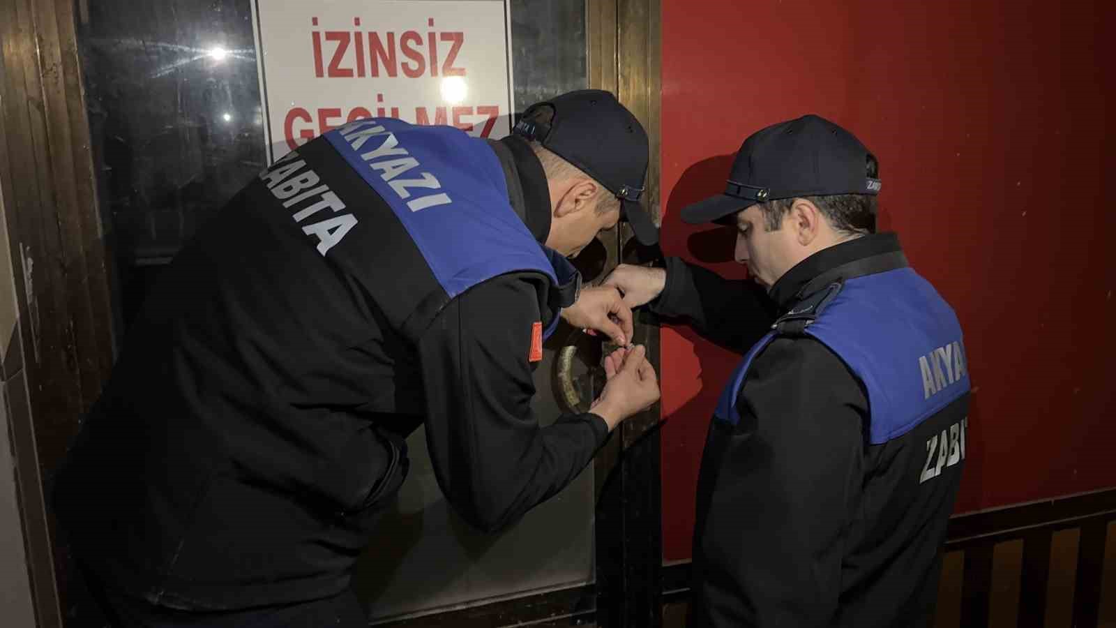 tatli hamurunu ayagiyla cignedi 8 fwY4WrdD
