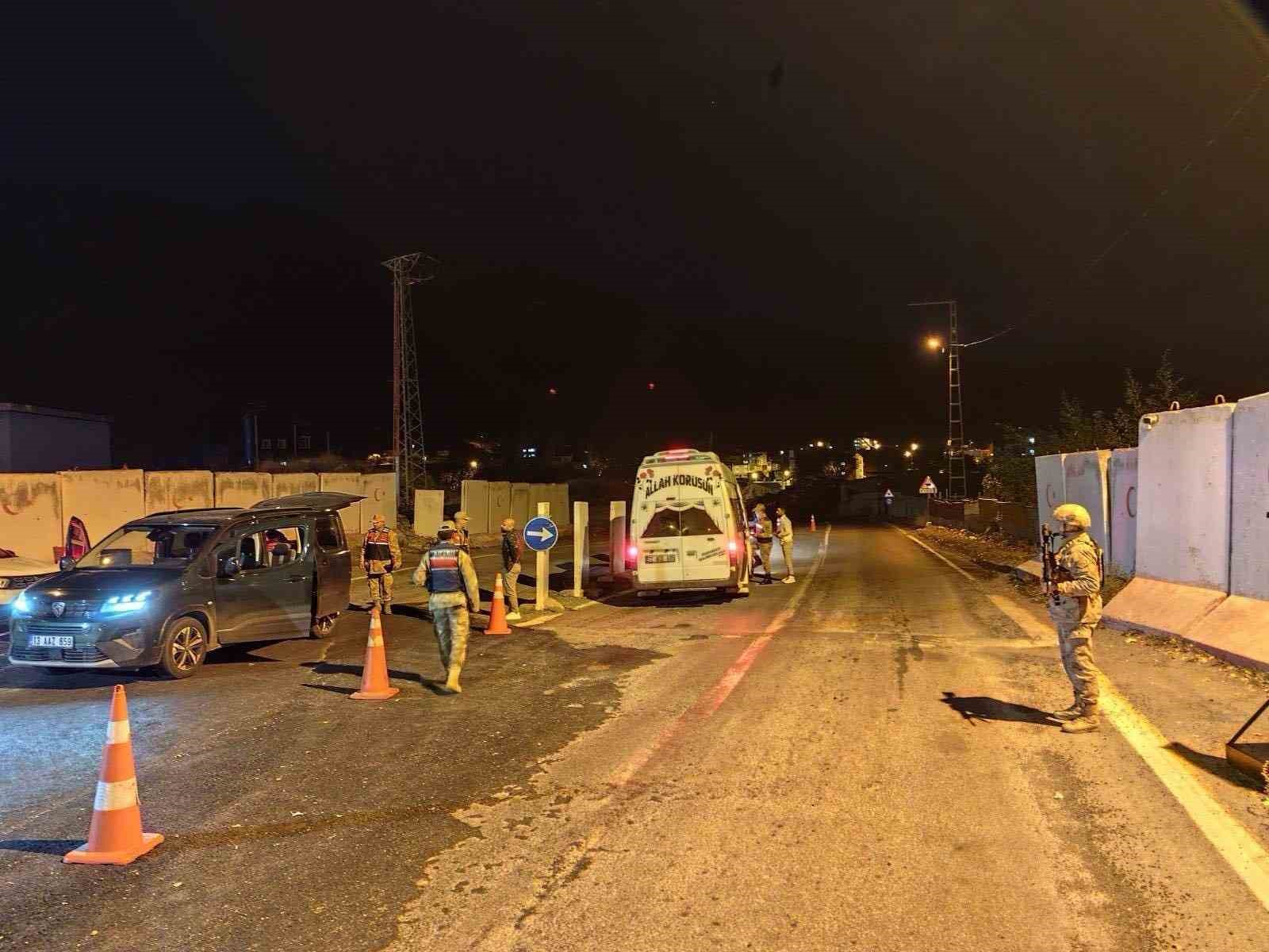 tatvanda jandarma ve polisten ortak asayis uygulamasi 5 9MJn4Geg