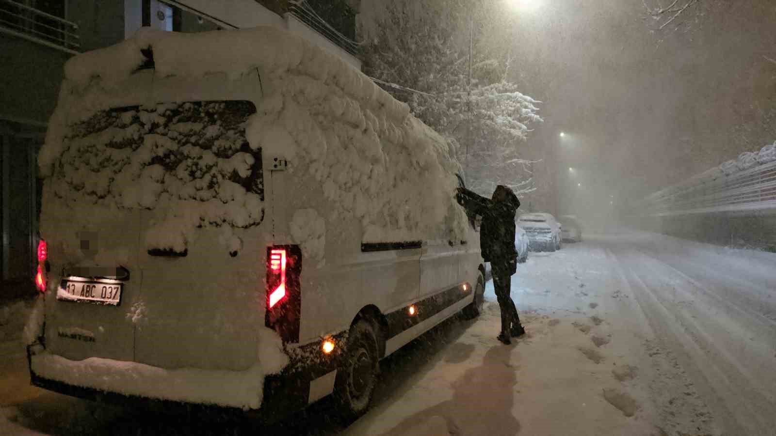 Tatvan’da kar yağışı hayatı olumsuz etkiledi: 40 köy ve 32 mezra yolu kapandı 4 tatvanda kar yagisi hayati olumsuz etkiledi 40 koy ve 32 mezra yolu kapandi 0