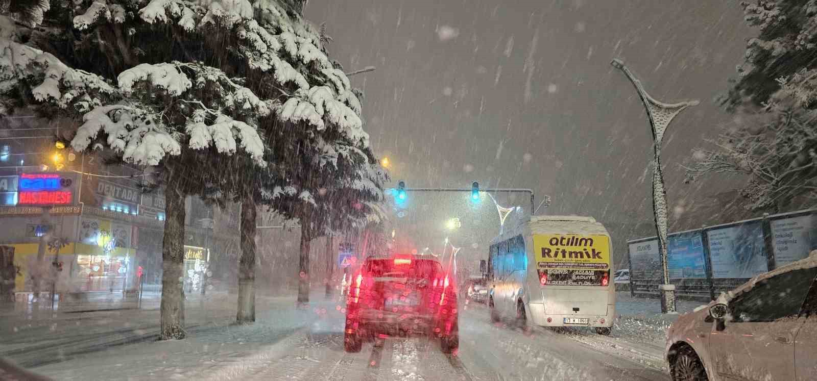 Tatvan’da kar yağışı hayatı olumsuz etkiledi: 40 köy ve 32 mezra yolu kapandı 9 tatvanda kar yagisi hayati olumsuz etkiledi 40 koy ve 32 mezra yolu kapandi 5 eBXp1dvy