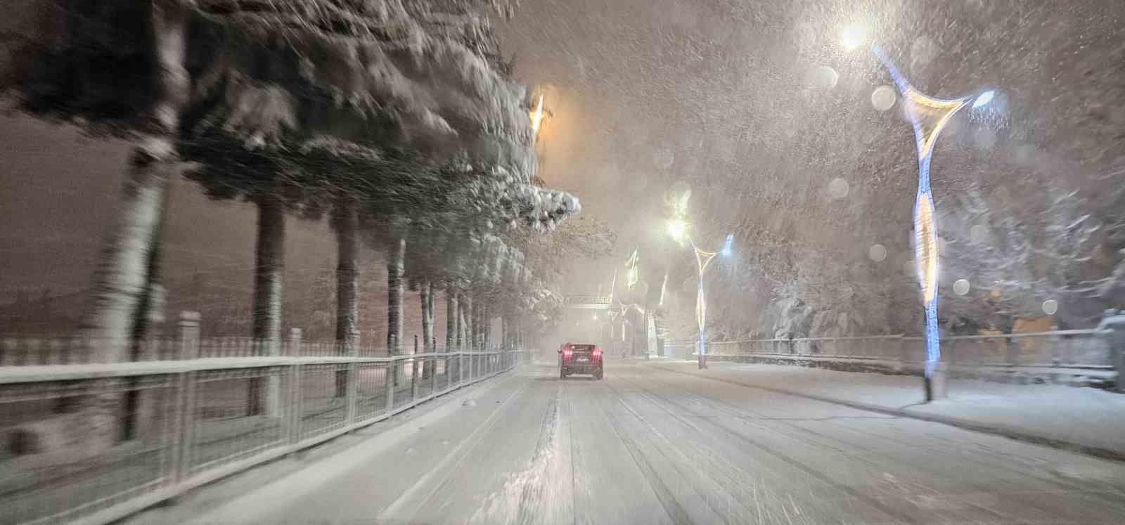 Tatvan’da kar yağışı hayatı olumsuz etkiledi: 40 köy ve 32 mezra yolu kapandı 10 tatvanda kar yagisi hayati olumsuz etkiledi 40 koy ve 32 mezra yolu kapandi 6 Q9mb8lF2