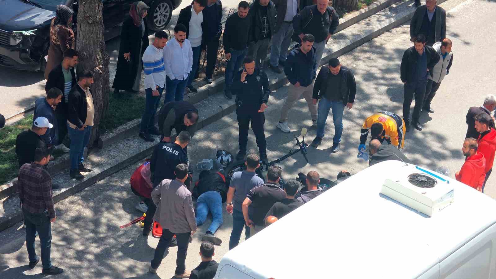 tatvanda motosiklet ile elektrikli bisiklet carpisti 2 yarali 6 e5tzlgAp