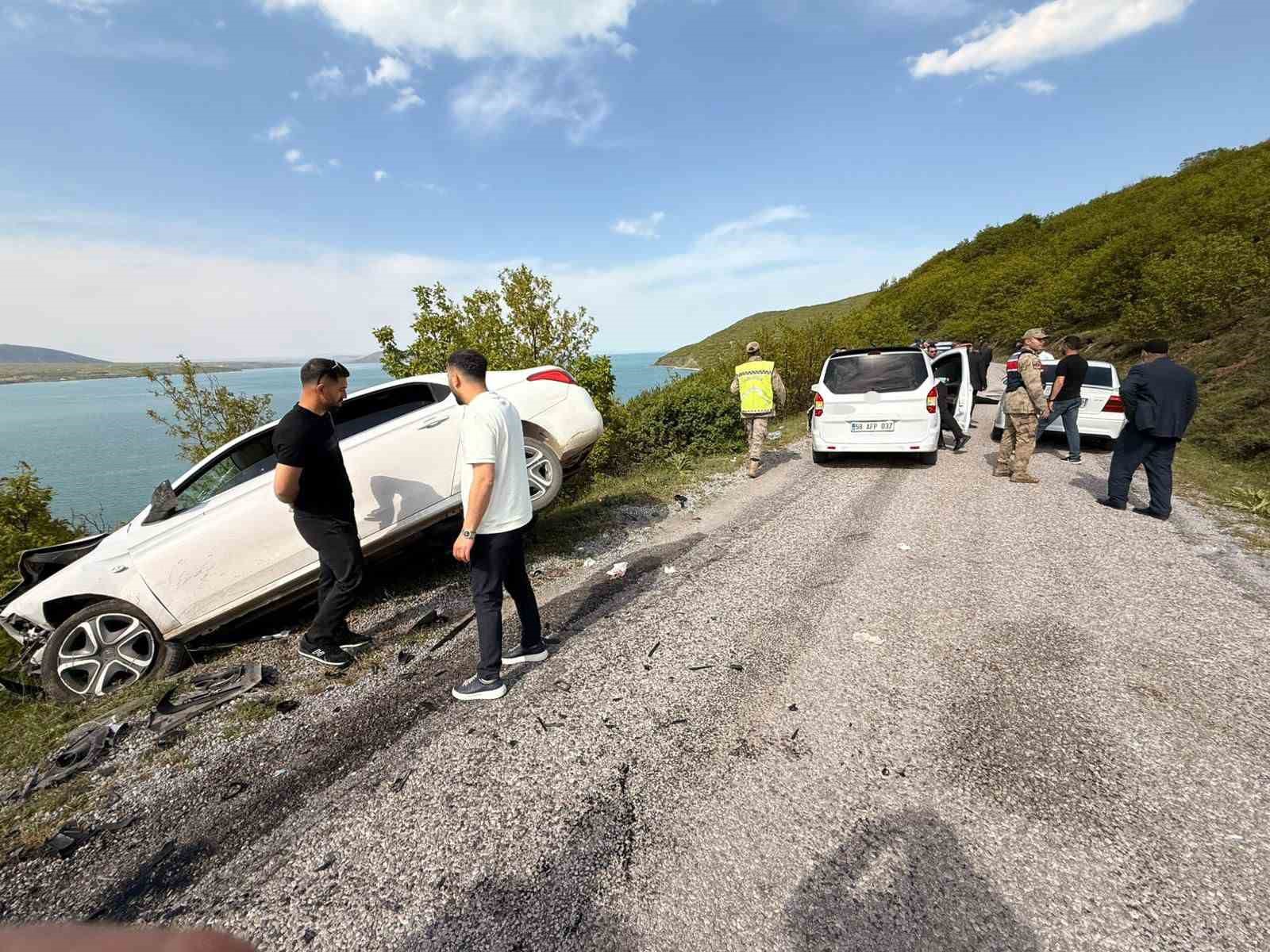 tatvanda otomobille kamyonet carpisti 6 yarali 2 hJkLkCdI