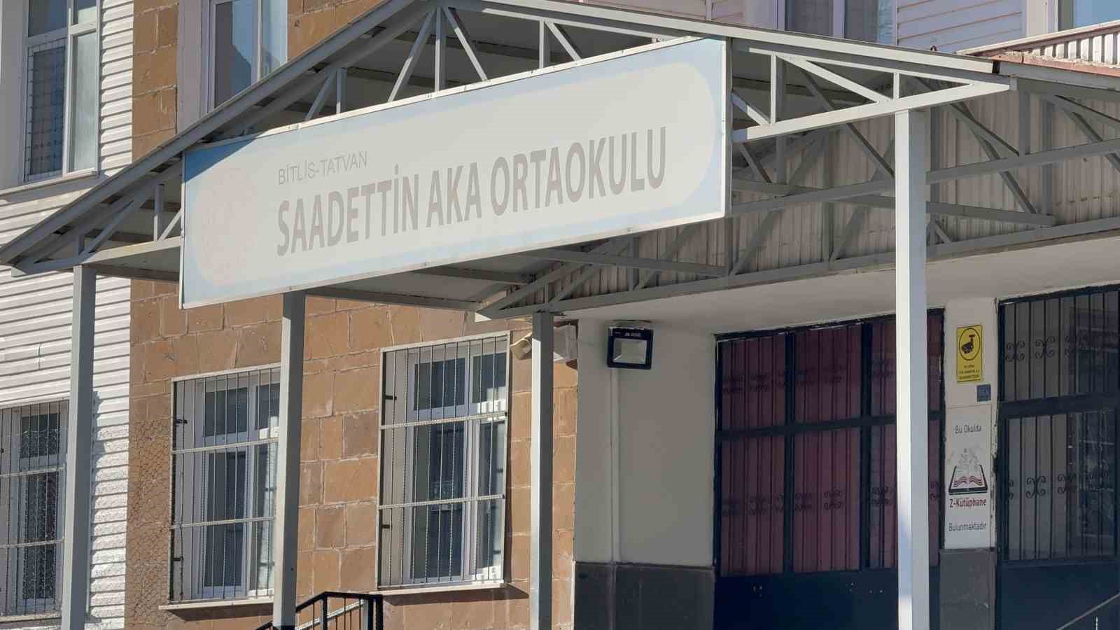 tatvanda velinin ogrenciye siddeti kamerada 2 3t9PaMPU