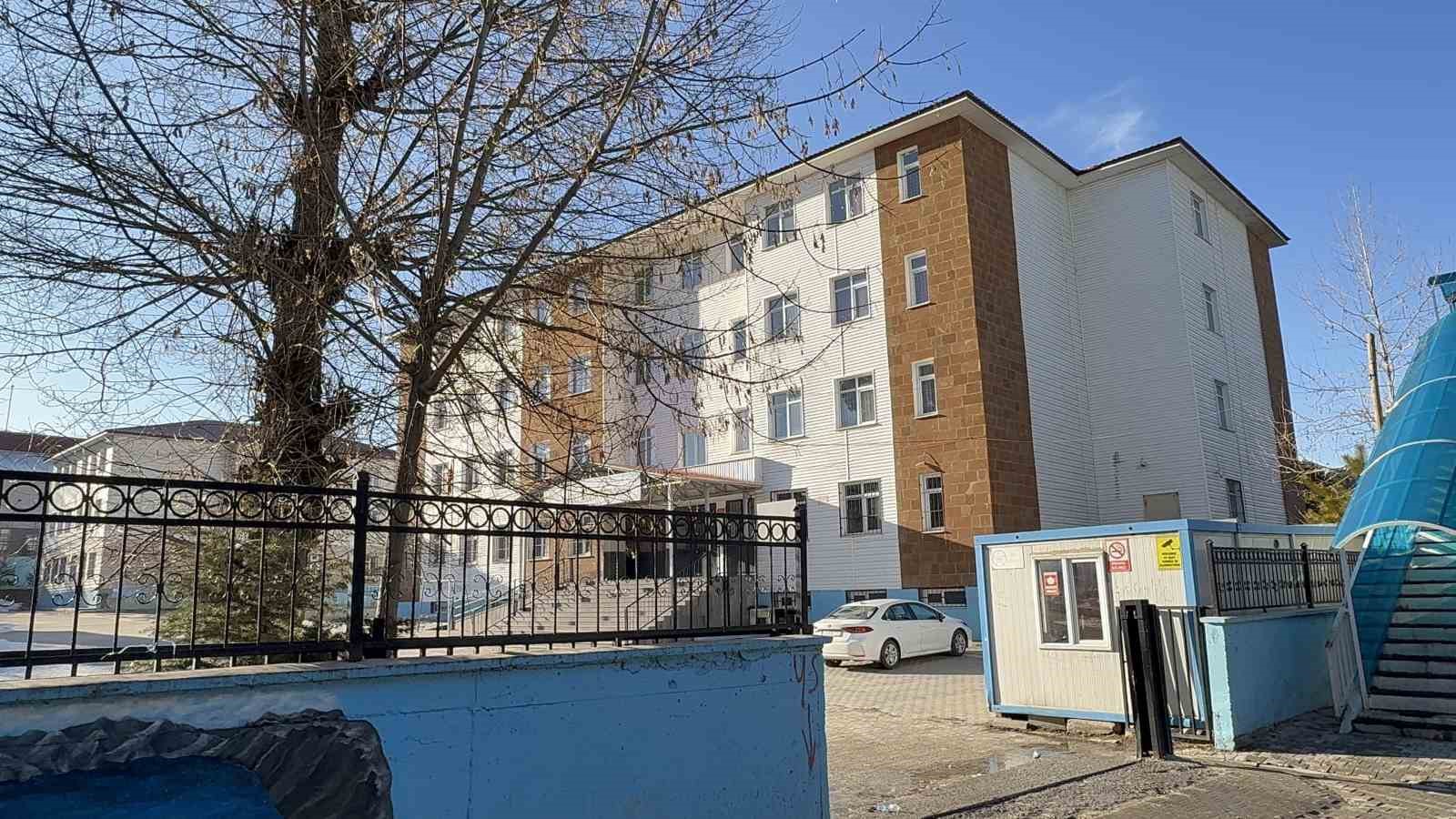 tatvanda velinin ogrenciye siddeti kamerada 3 7CHttedi
