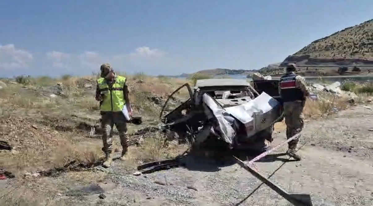 tatvanda zincirleme trafik kazasinda 5 kisi yaralandi 1 k8H49342