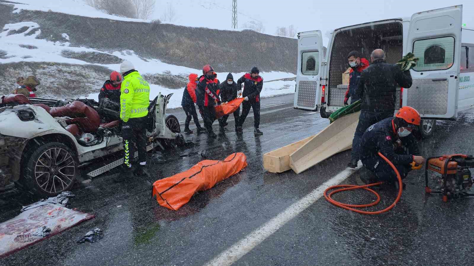 tatvandaki feci kazada kari koca hayatini kaybetti 8 16lfSpPl
