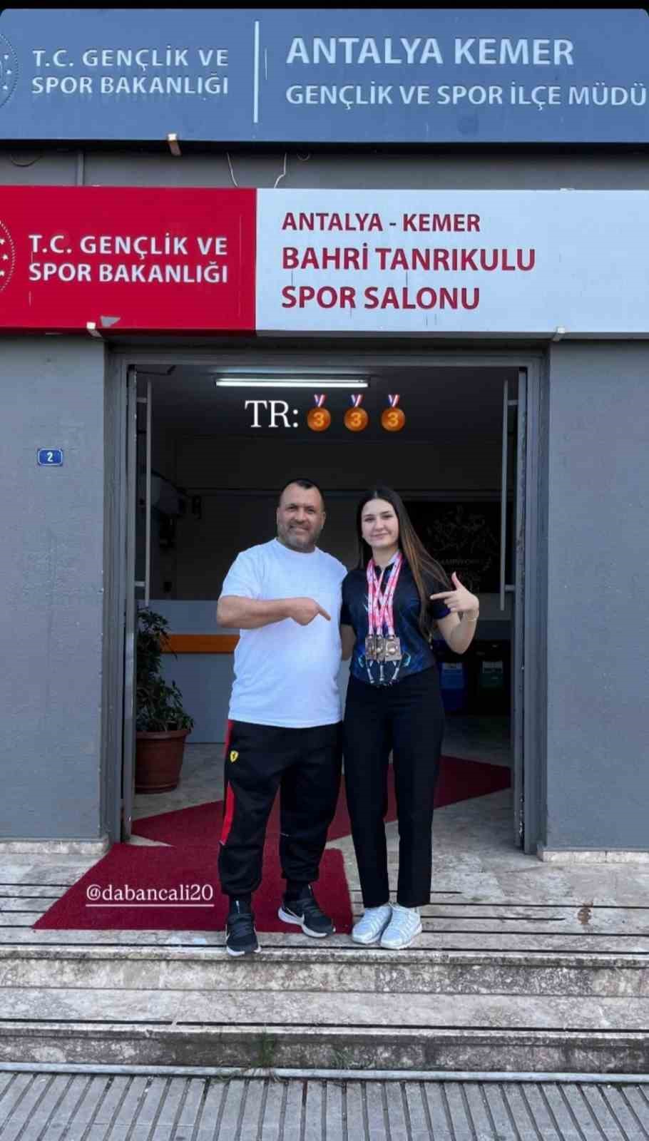Tavaslı Elif Dilara, dartta Avrupa’nın zirvesine çıktı 6 tavasli elif dilara dartta avrupanin zirvesine cikti 2 1FZvgNgi