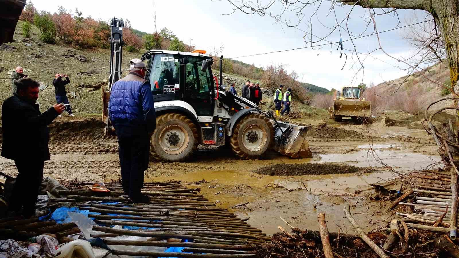 tavsanlida golet tasti bir ev ve ahir sular altinda kaldi 0 eHGdZ9p6