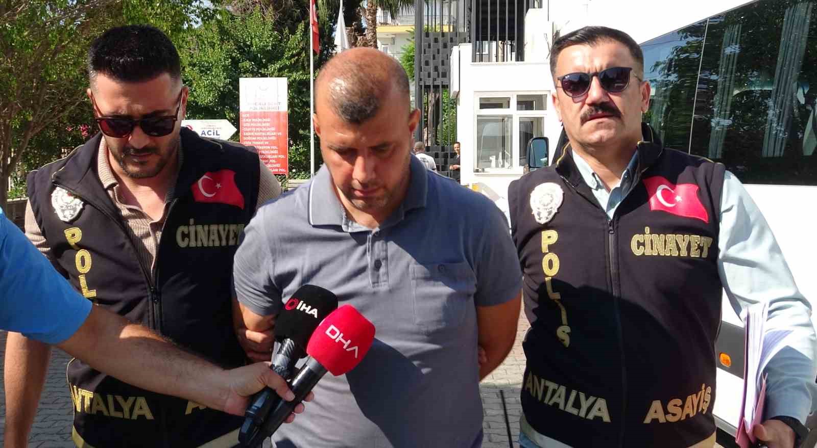 tayin tartismasinda ogretmen esi ve kayinpederini pompali tufekle olduren zanli adliyeye sevk edildi 0 d8gpd5Hq