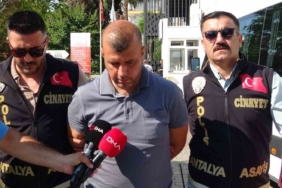 tayin-tartismasinda-ogretmen-esi-ve-kayinpederini-pompali-tufekle-olduren-zanli-adliyeye-sevk-edildi-LL3ggxwf.jpg