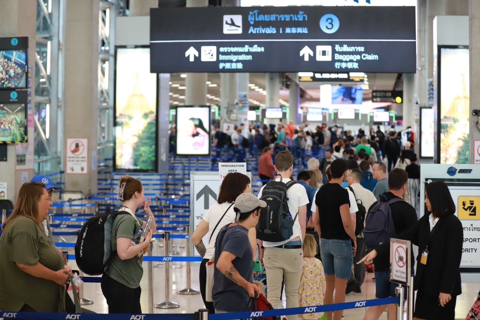 Tayland aralarında Türkiye’nin de olduğu 93 ülkenin vizesiz kalış süresini 30 güne düşürdü 6 tayland aralarinda turkiyenin de oldugu 93 ulkenin vizesiz kalis suresini 30 gune dusurdu 2 F7qCbEqe