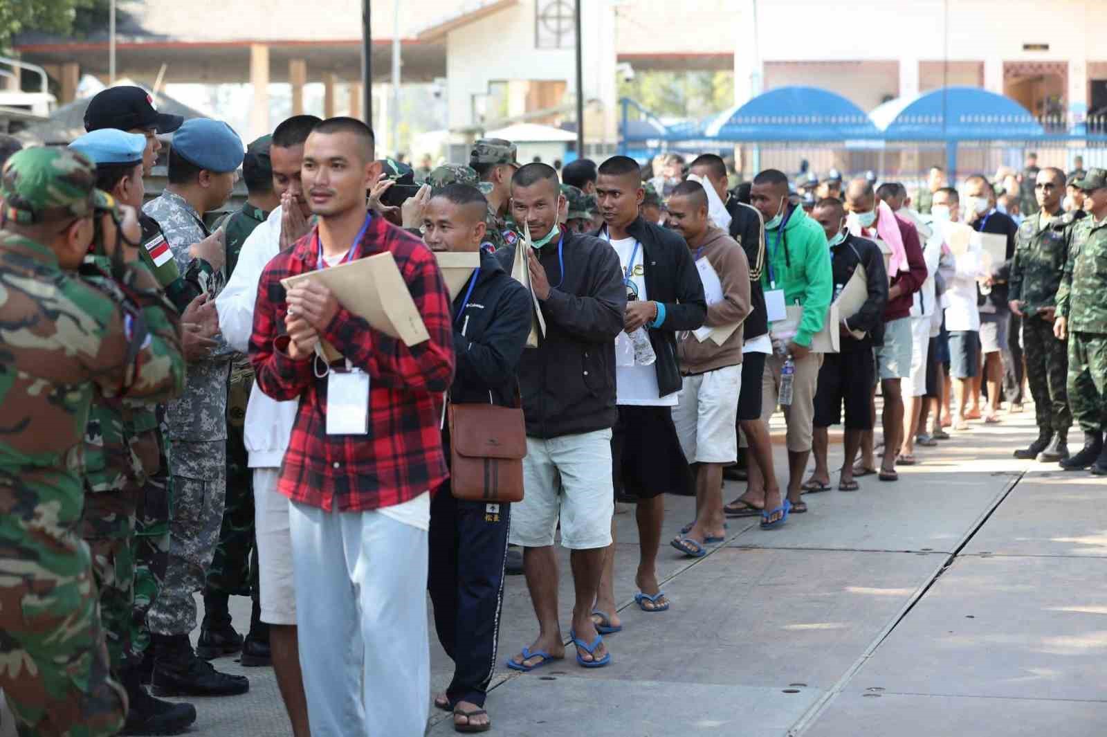 tayland ateskes kapsaminda 18 kambocyali askeri serbest birakti 4 NQ1ALNeJ