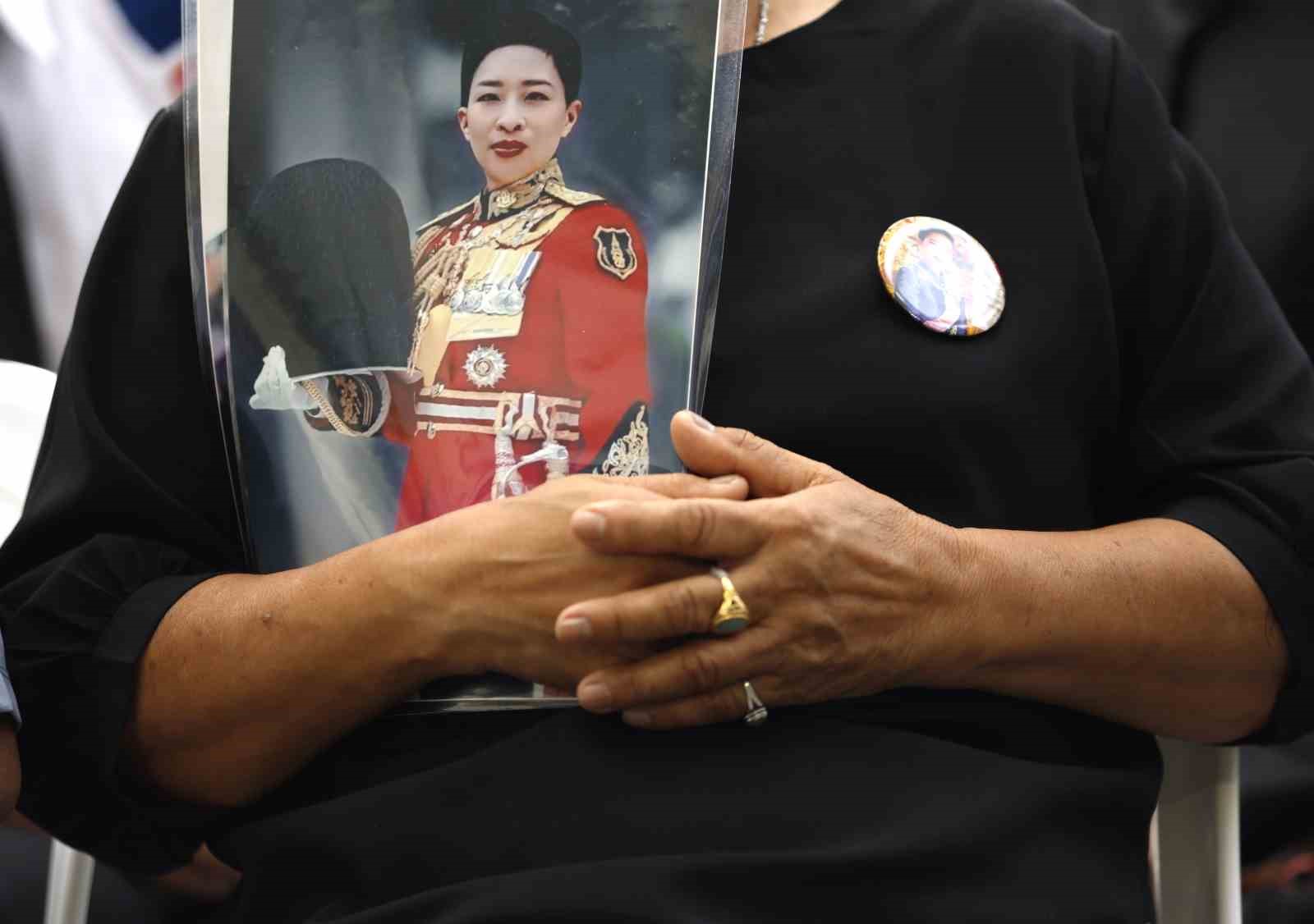 tayland kralinin kizi 4 yillik koma surecinin ardindan 47 yasinda hayatini kaybetti 1