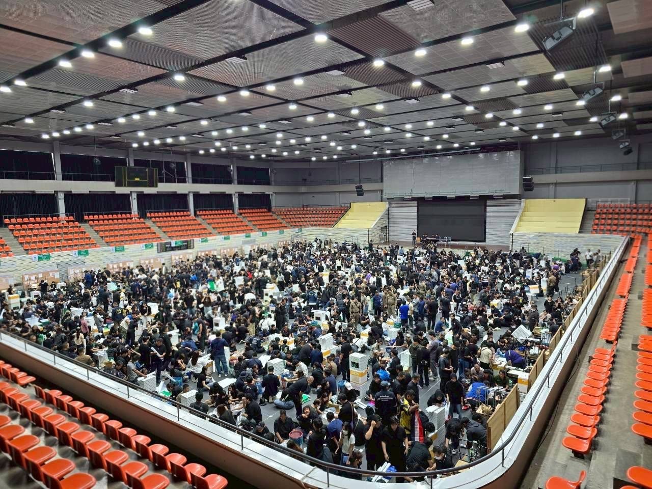 taylandda halk sandik basinda 11