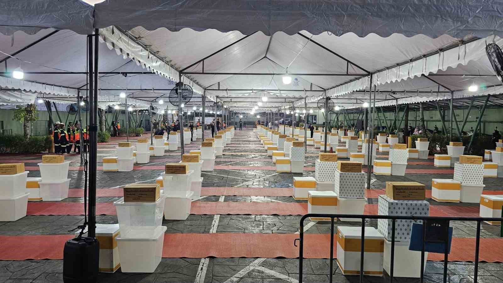 taylandda halk sandik basinda 3 pSk6jsKJ