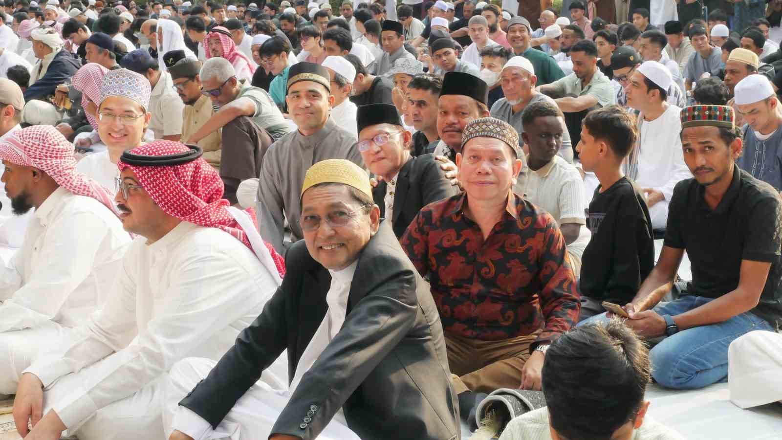 taylandda muslumanlar bayram namazini eda etti 0