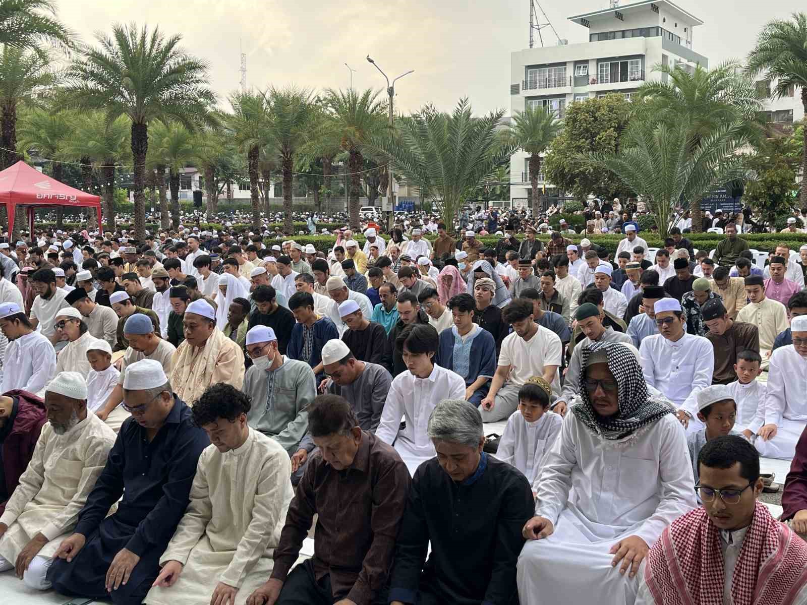 taylandda muslumanlar bayram namazini eda etti 2 g25cDOy3