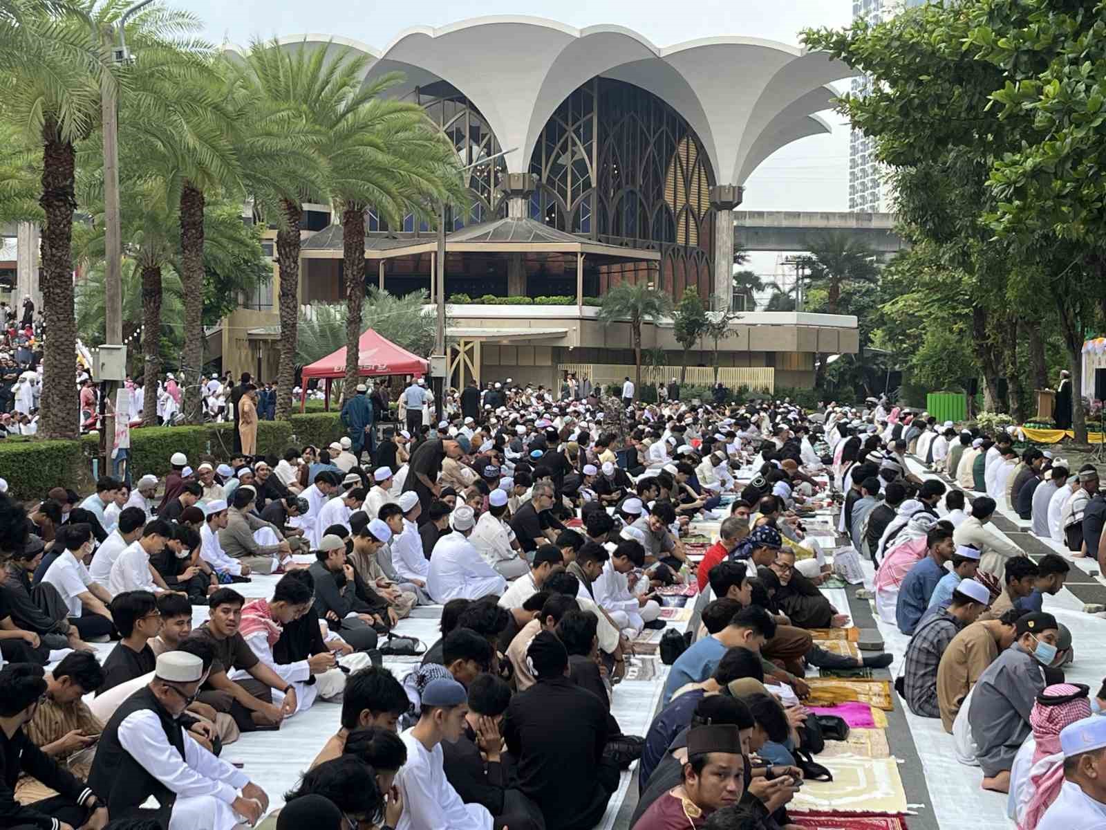 taylandda muslumanlar bayram namazini eda etti 4 m9SamR3c