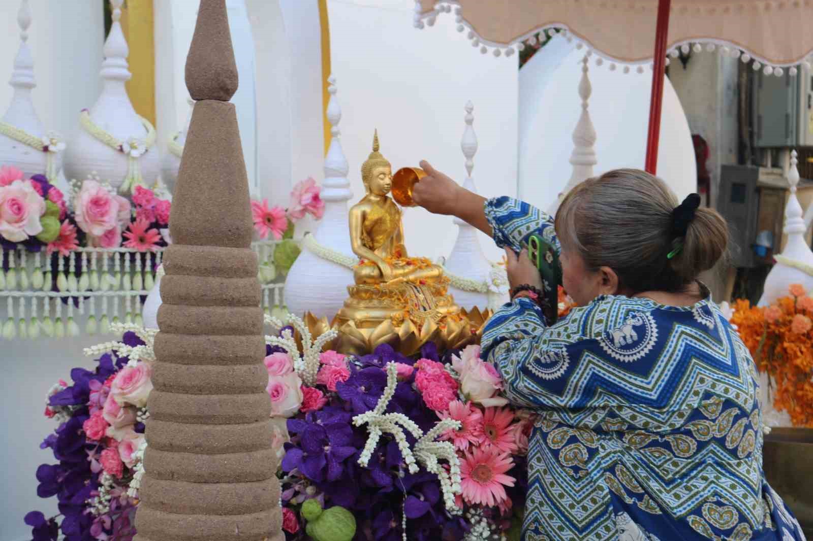 Tayland’ın en büyük bayramı Songkran Su Festivali başladı 10 taylandin en buyuk bayrami songkran su festivali basladi 6 IrJrgUjf