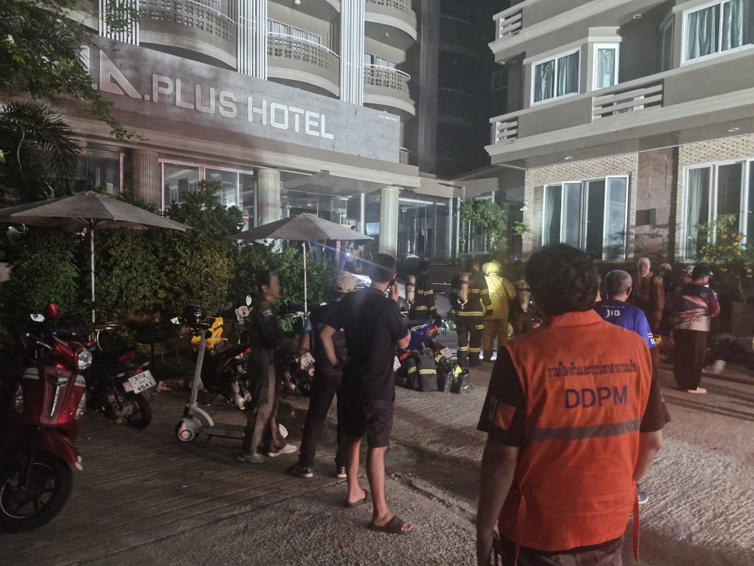 Tayland’ın turistik kenti Pattaya’da otel yangını: 4 yaralı, 240 kişi tahliye edildi 5 taylandin turistik kenti pattayada otel yangini 4 yarali 240 kisi tahliye edildi 1