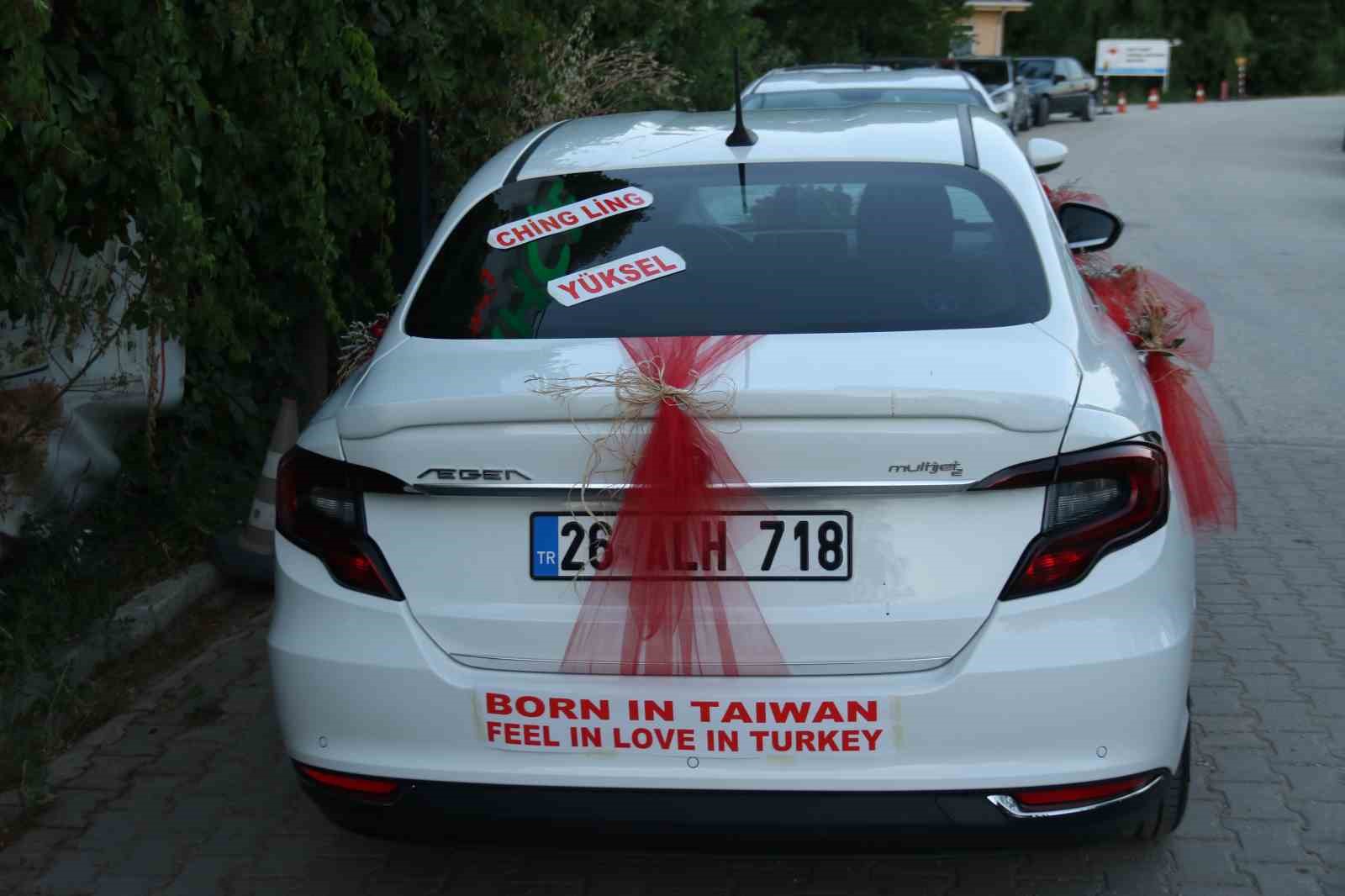 Tayvanlı eşi ile İrlanda’da başlayan aşkı Eskişehir’de çiftetelli oynadıkları düğünle taçlandı 7 tayvanli esi ile irlandada baslayan aski eskisehirde ciftetelli oynadiklari dugunle taclandi 3 f1WrtSHw