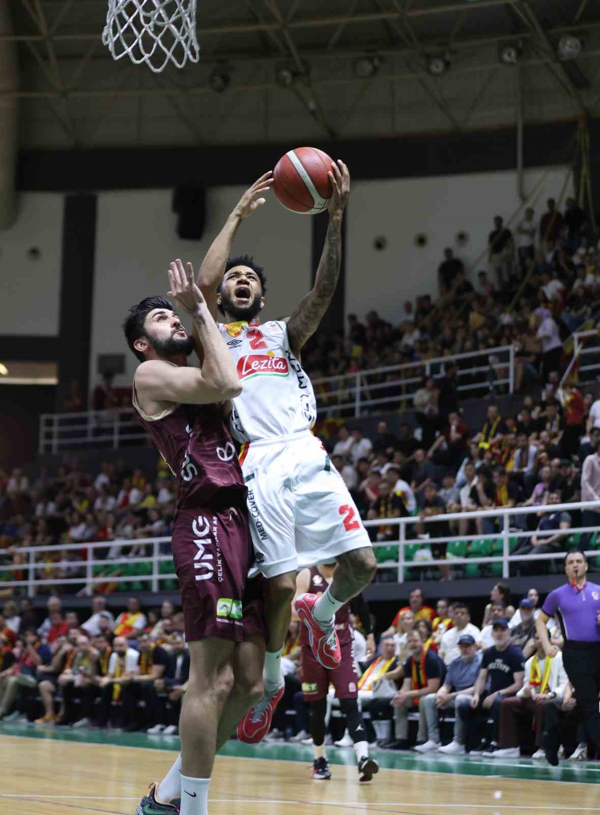tbl play off yari final goztepe basketbol 73 parmos bordo bk 71 5 JrlaZf1i
