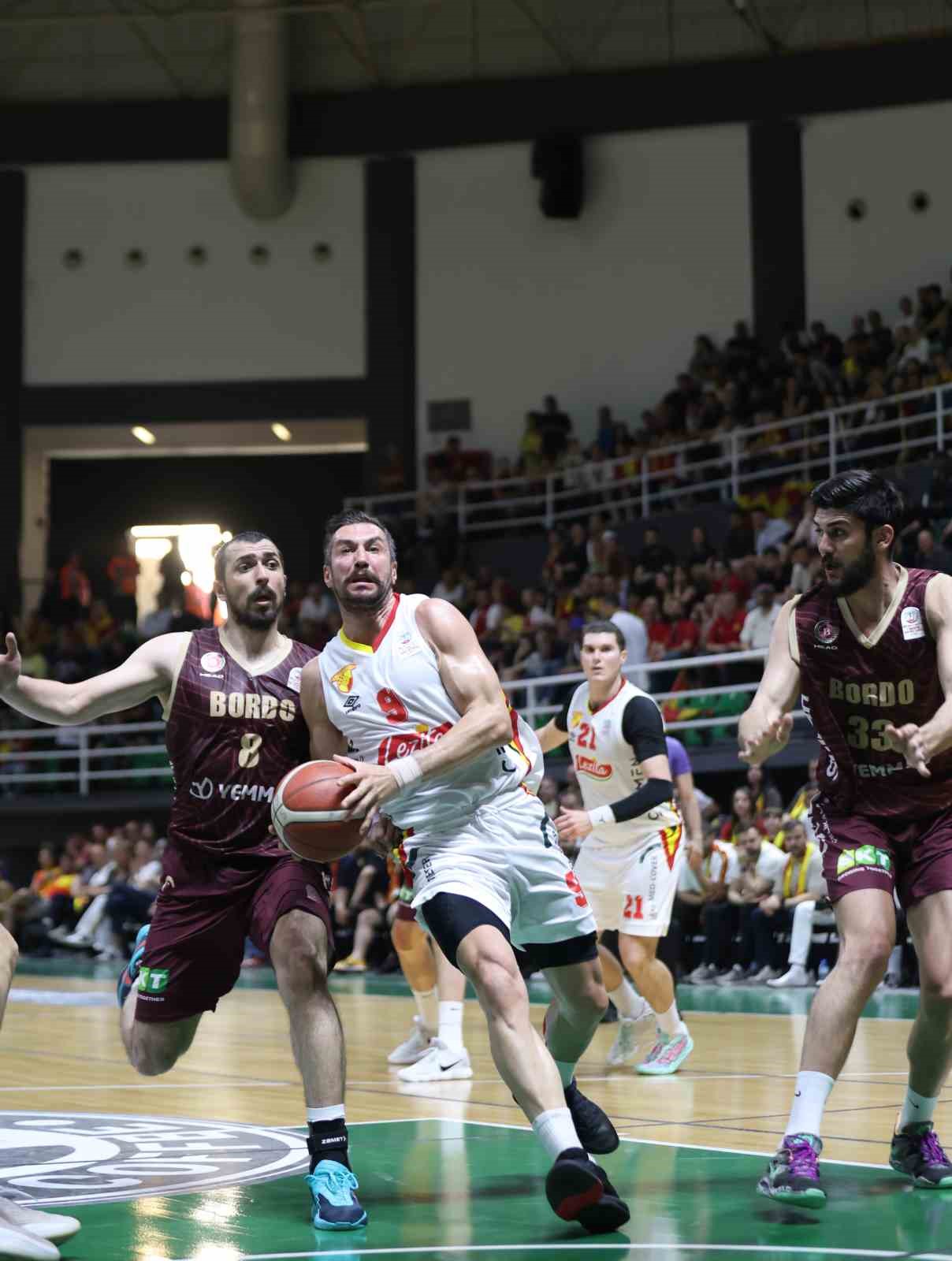 tbl play off yari final goztepe basketbol 73 parmos bordo bk 71 6