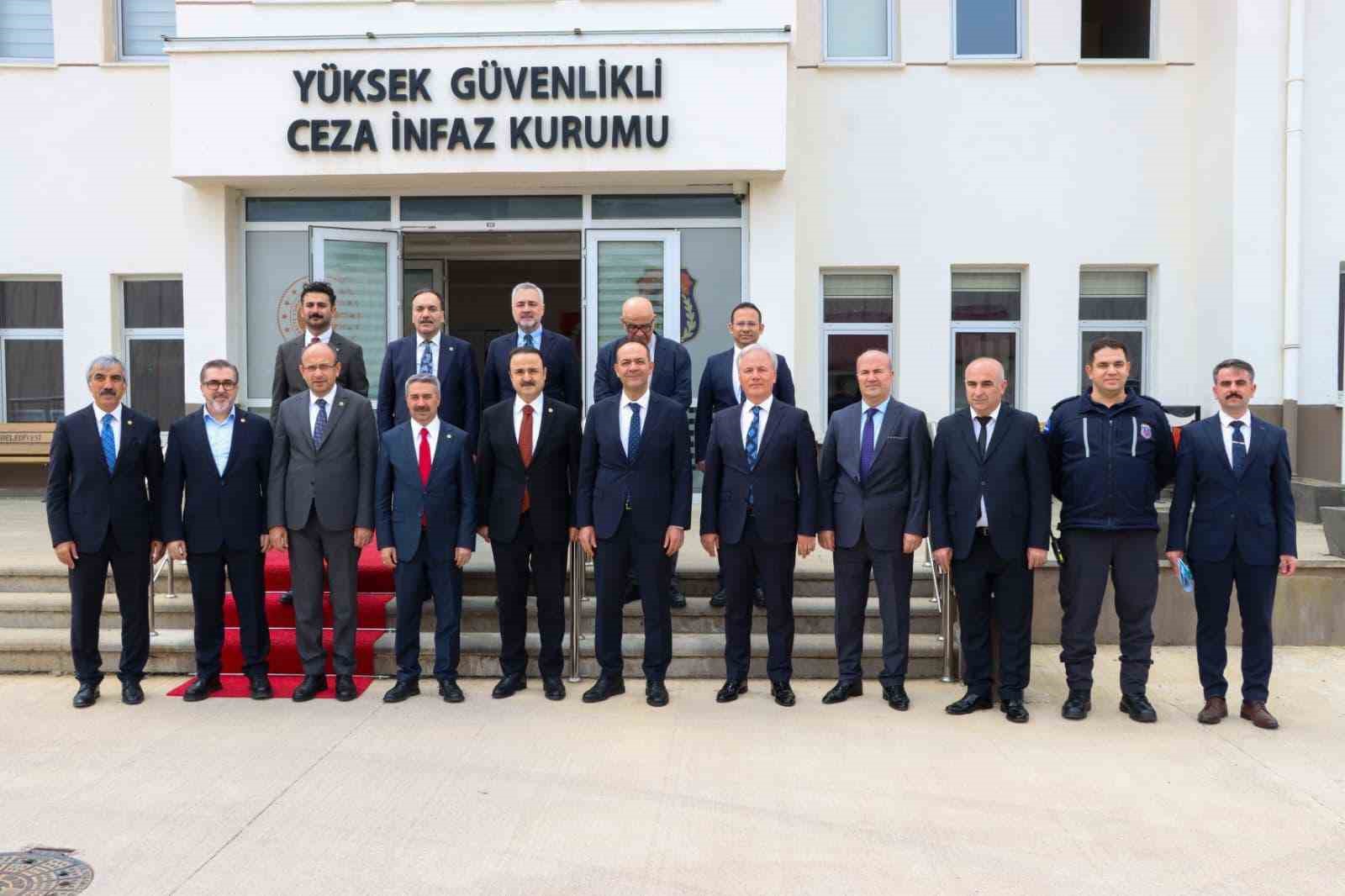 tbmm alt komisyonu izmirdeki cezaevlerini inceledi 2 GNPls2Oz